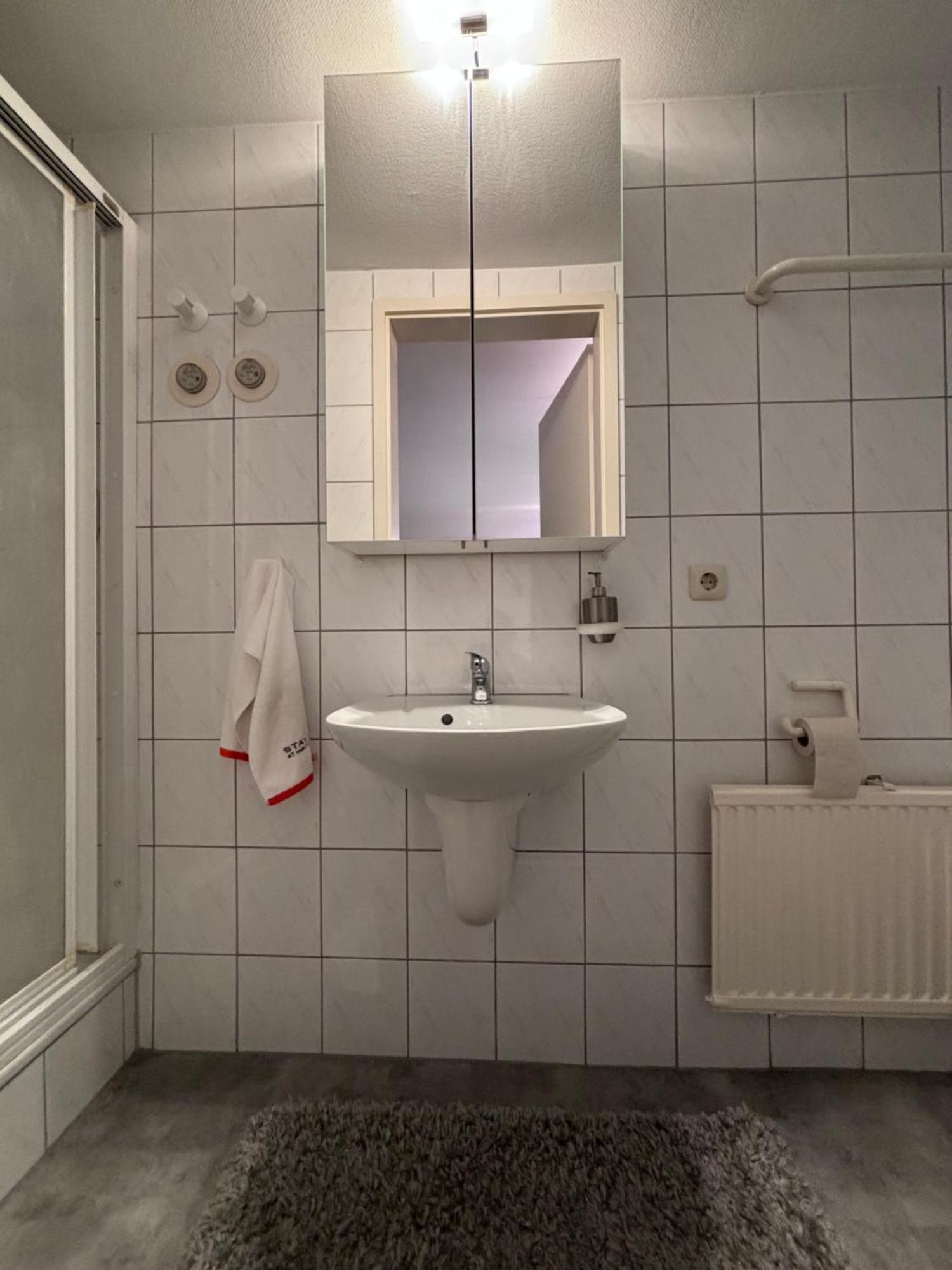 Doppelzimmer In Stuttgart-Birkach - Naehe Musicals Im Si-Zentrum, Messe, Flughafen, Uni Hohenheim Extérieur photo